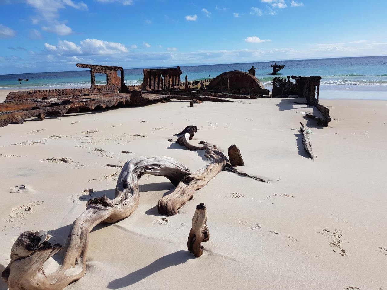 Moreton Island Villas And Apartments Tangalooma Esterno foto